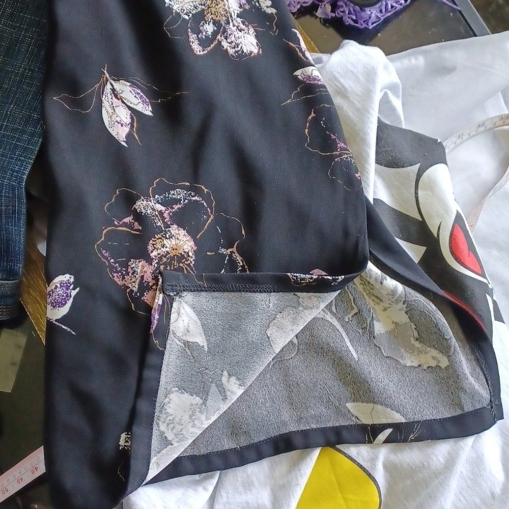 JULES & LEOPOLD Black/Pink Floral Flowy Pants, Elastis Waistband, Sz M, Slit Leg - Picture 6 of 8